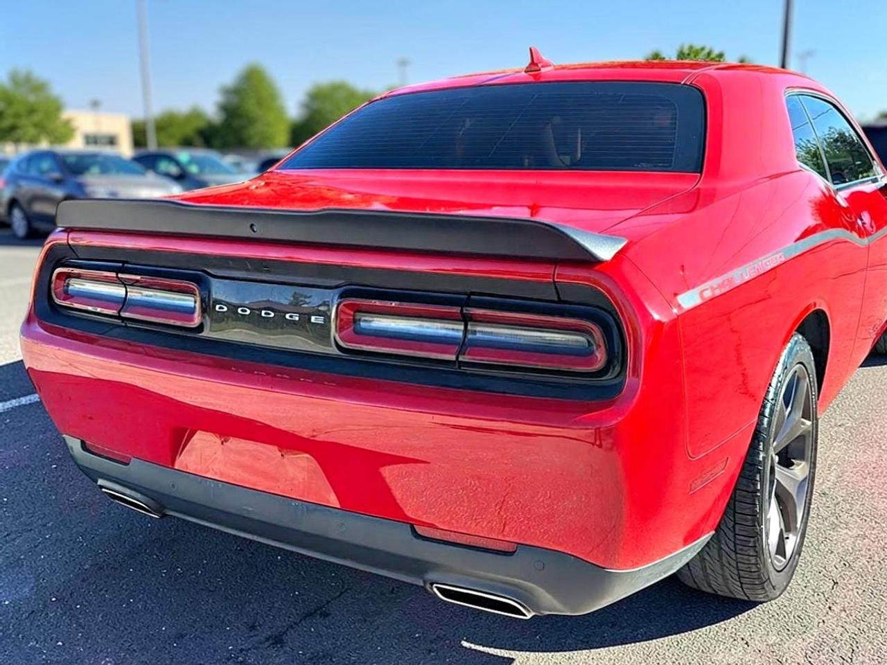 2018 Dodge Challenger SXT Plus Photo