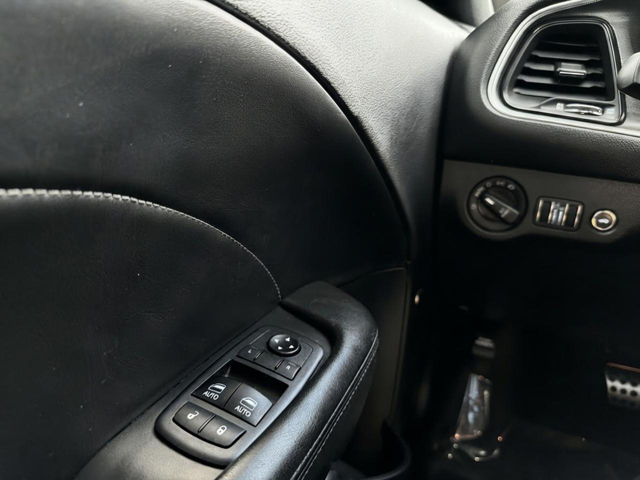 2018 Dodge Challenger SXT Plus Photo