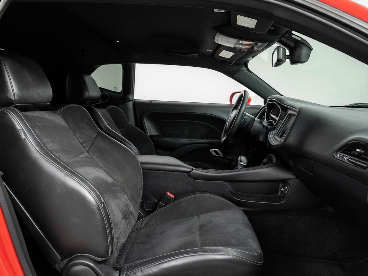 2018 Dodge Challenger SXT Plus Photo