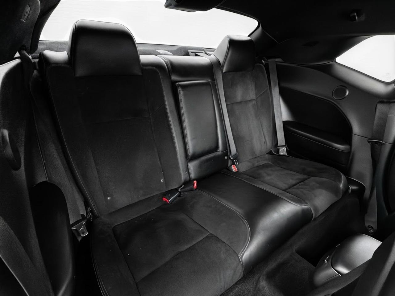 2018 Dodge Challenger SXT Plus Photo