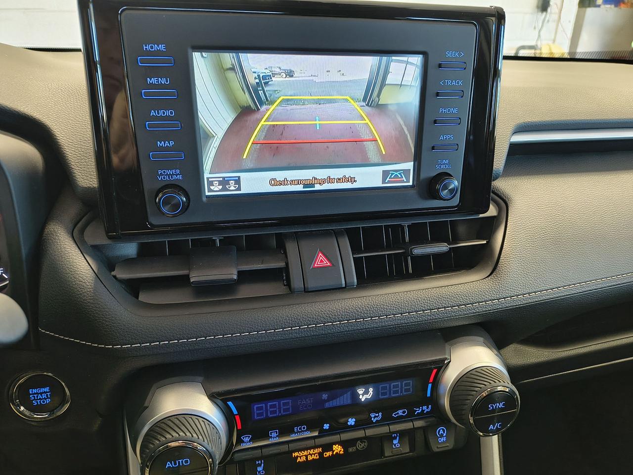 2022 Toyota RAV4 XLE Photo0