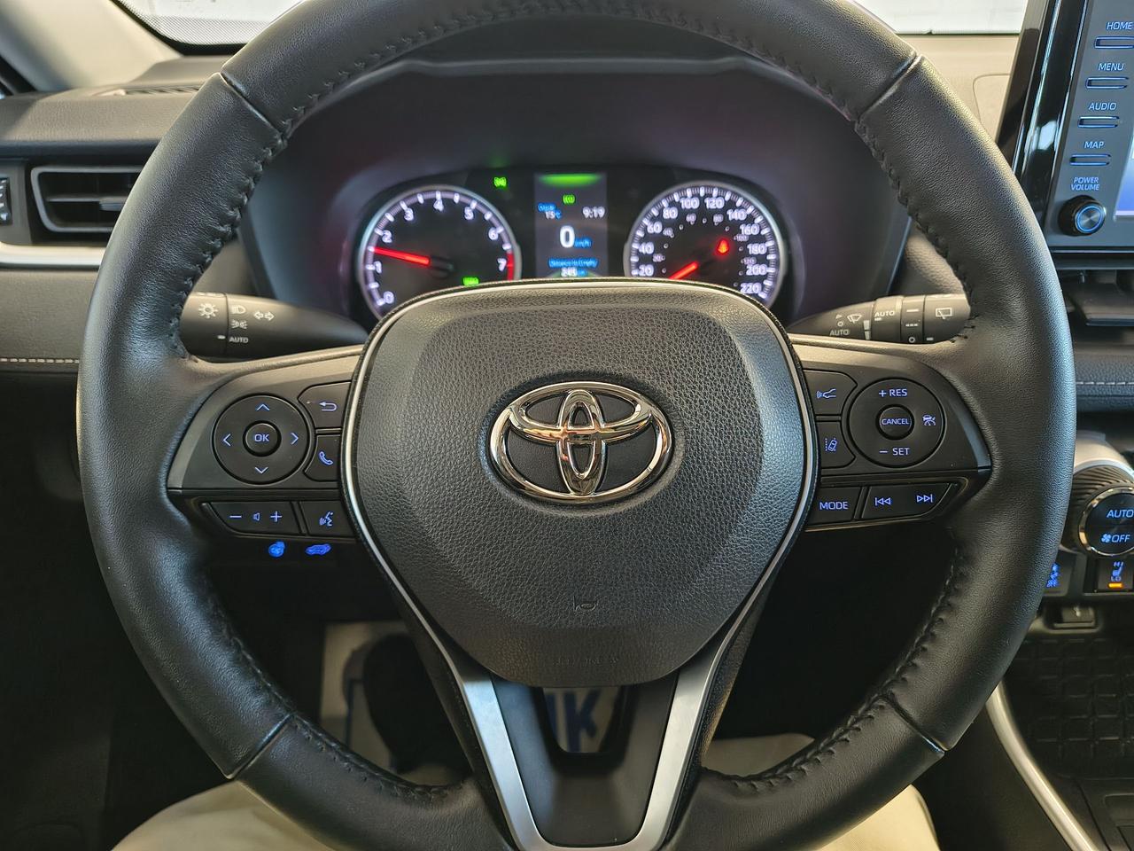 2022 Toyota RAV4 XLE Photo0