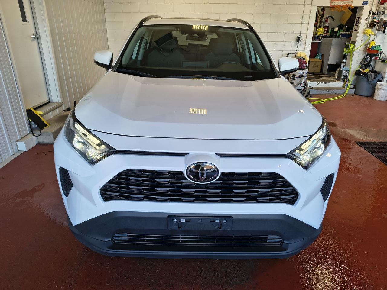 2022 Toyota RAV4 XLE Photo