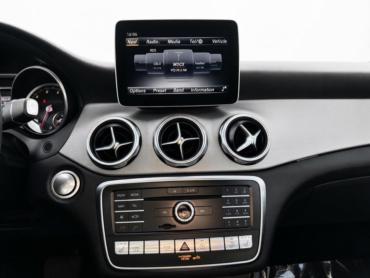 2018 Mercedes-Benz GLA GLA 250 Photo