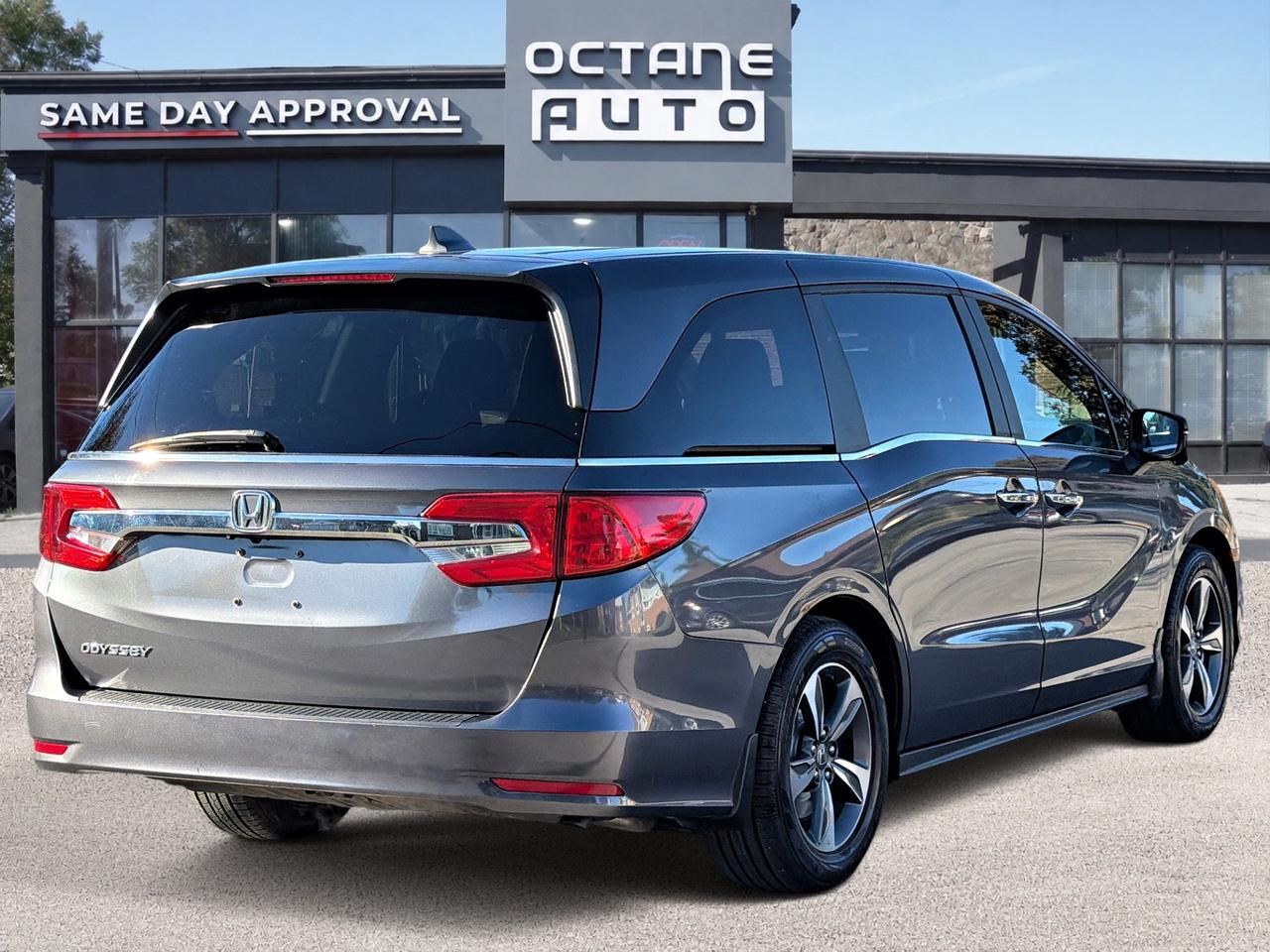 2019 Honda Odyssey EX Photo4