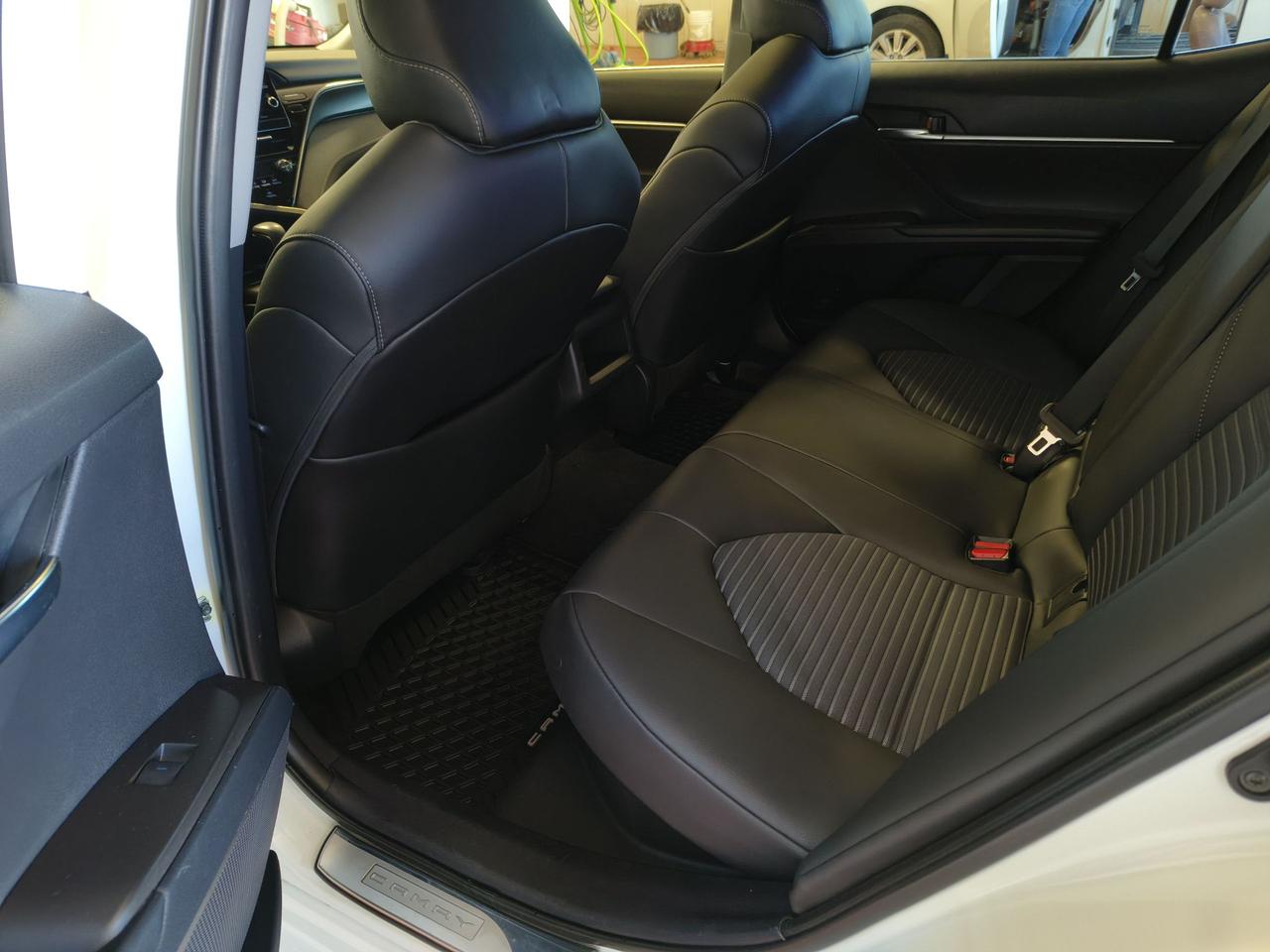 2023 Toyota Camry HYBRID SE Photo0