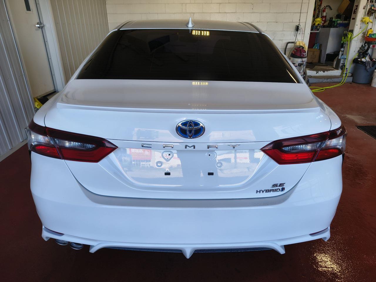 2023 Toyota Camry HYBRID SE Photo0