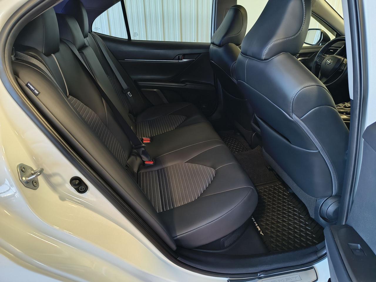 2023 Toyota Camry HYBRID SE Photo
