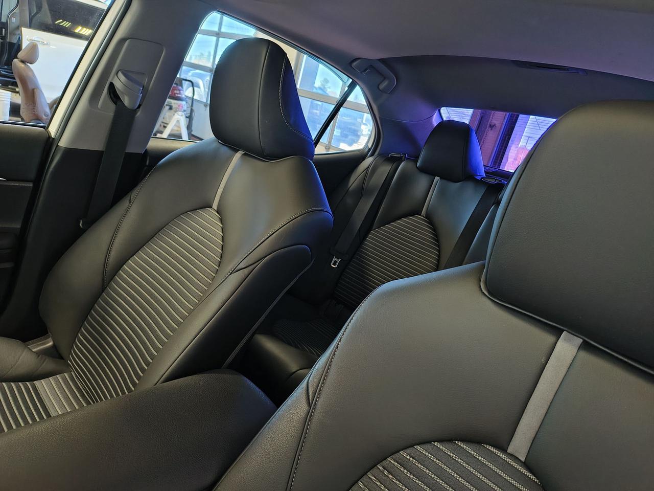 2023 Toyota Camry HYBRID SE Photo
