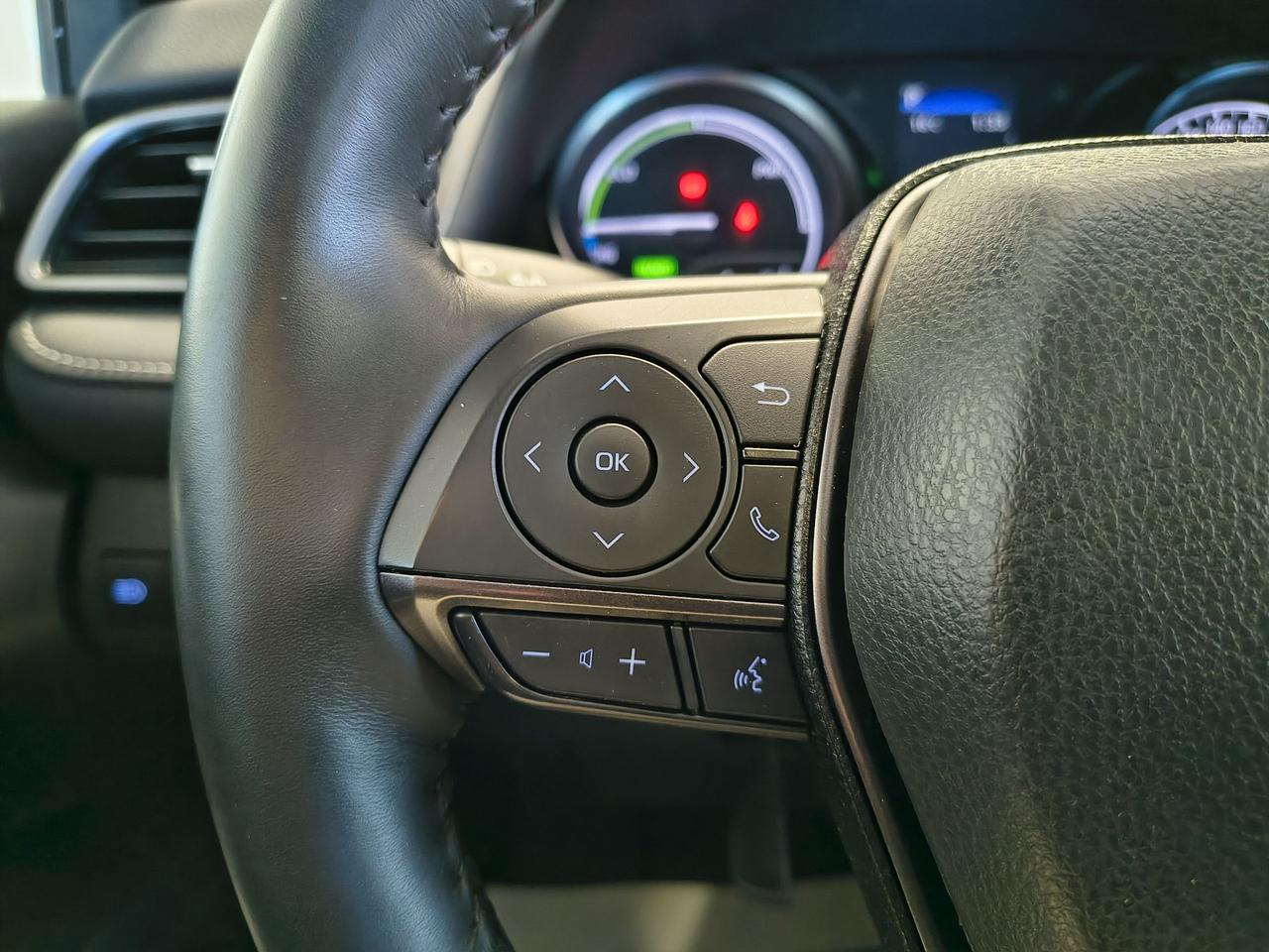2023 Toyota Camry HYBRID SE Photo0