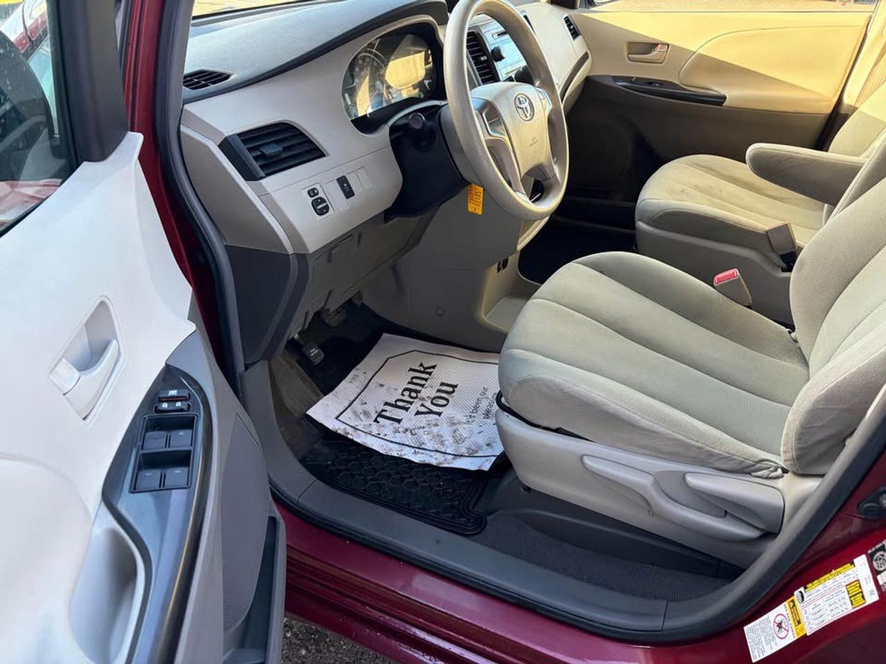 2011 Toyota Sienna Base V6 Photo