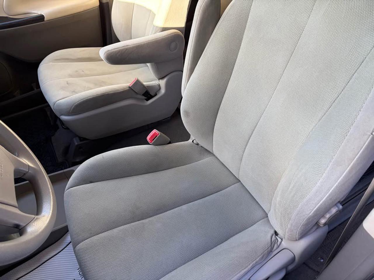 2011 Toyota Sienna Base V6 Photo