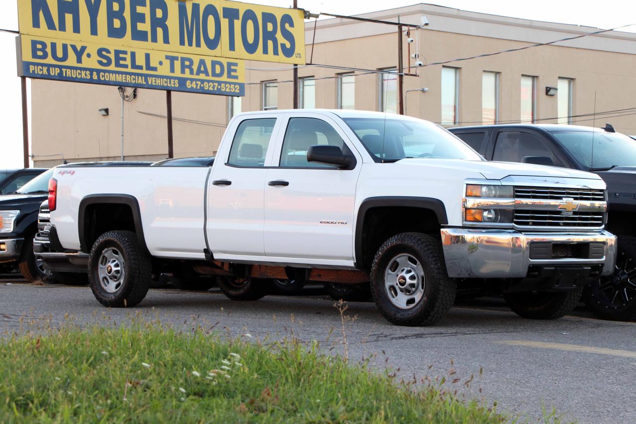 White 2016 Chevrolet Silverado 2500HD Pickup Truck Four-Wheel Drive Automatic