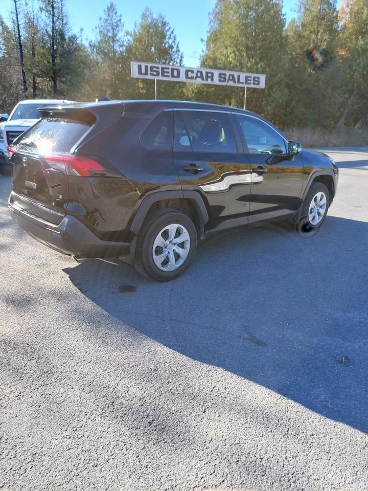 2022 Toyota RAV4 LE Photo