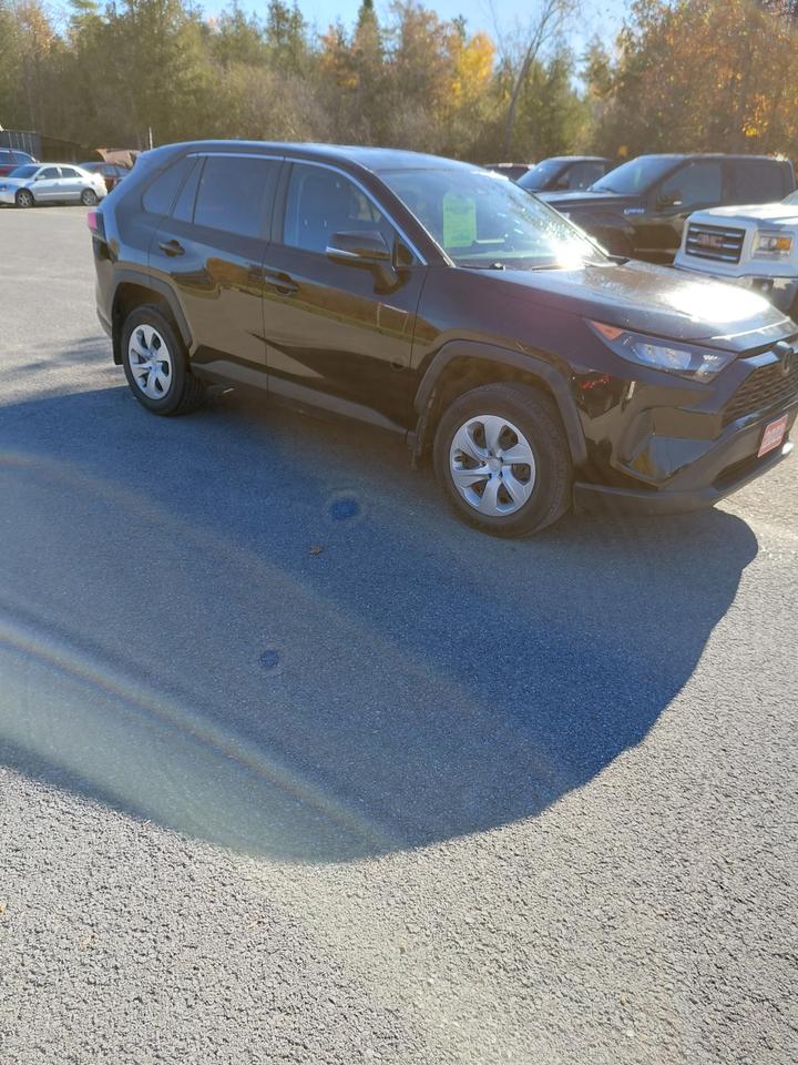 2022 Toyota RAV4 LE Photo