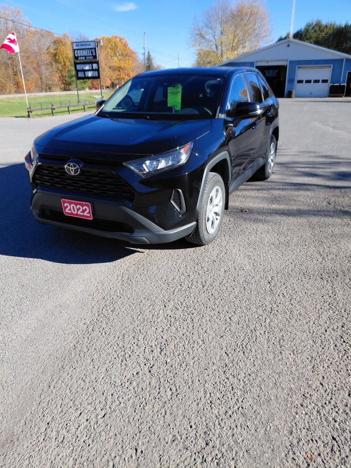 2022 Toyota RAV4 LE Photo5