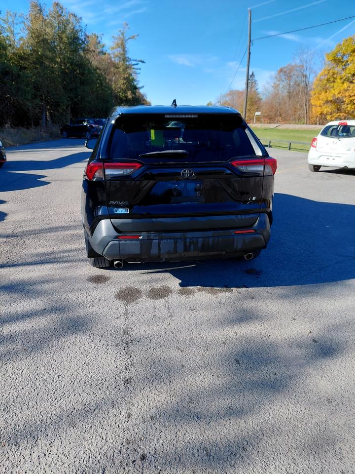 2022 Toyota RAV4 LE Photo