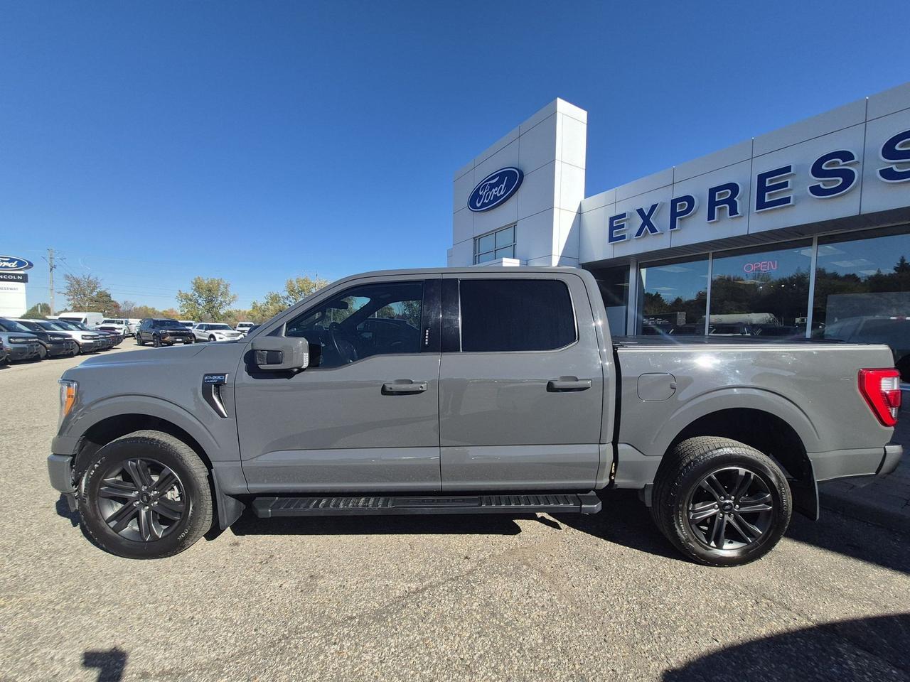 2021 Ford F-150 SPORT! 20'S! LEATHER! HEATED SEATS! REAR CAMERA! Photo