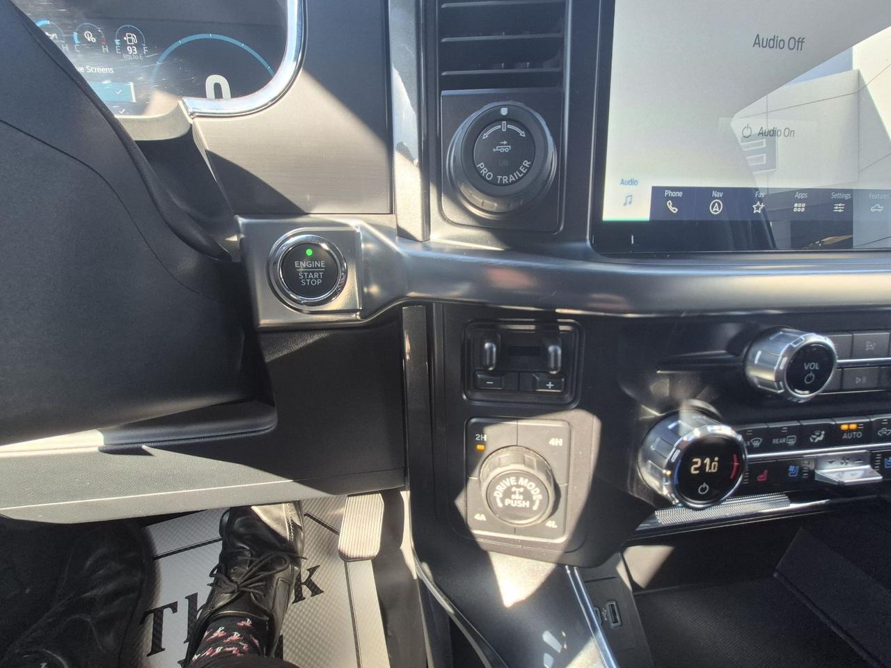 2021 Ford F-150 SPORT! 20'S! LEATHER! HEATED SEATS! REAR CAMERA! Photo