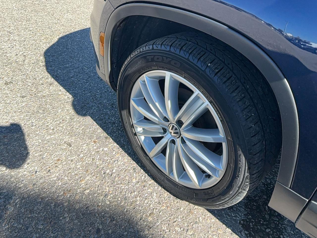 2014 Volkswagen Tiguan PANO ROOF!LEATHER, 18'S! AS TRADED! WELL CARED FOR Photo