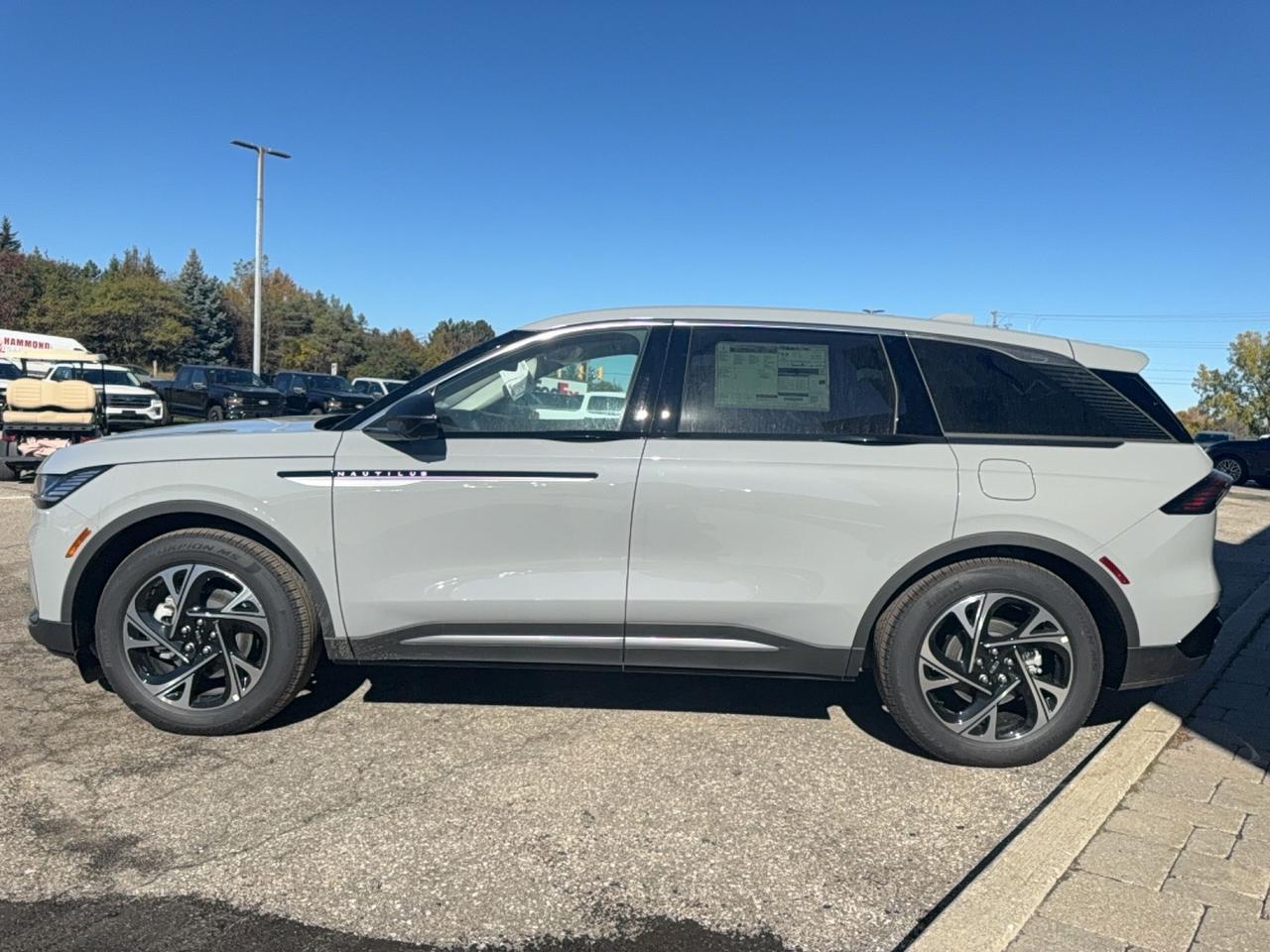 2026 Lincoln Nautilus Premiere AWD Photo3