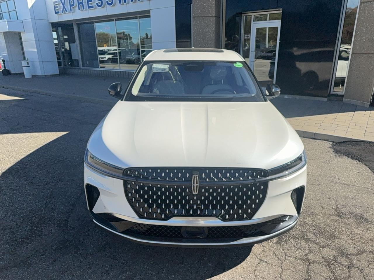 2026 Lincoln Nautilus Premiere AWD Photo4