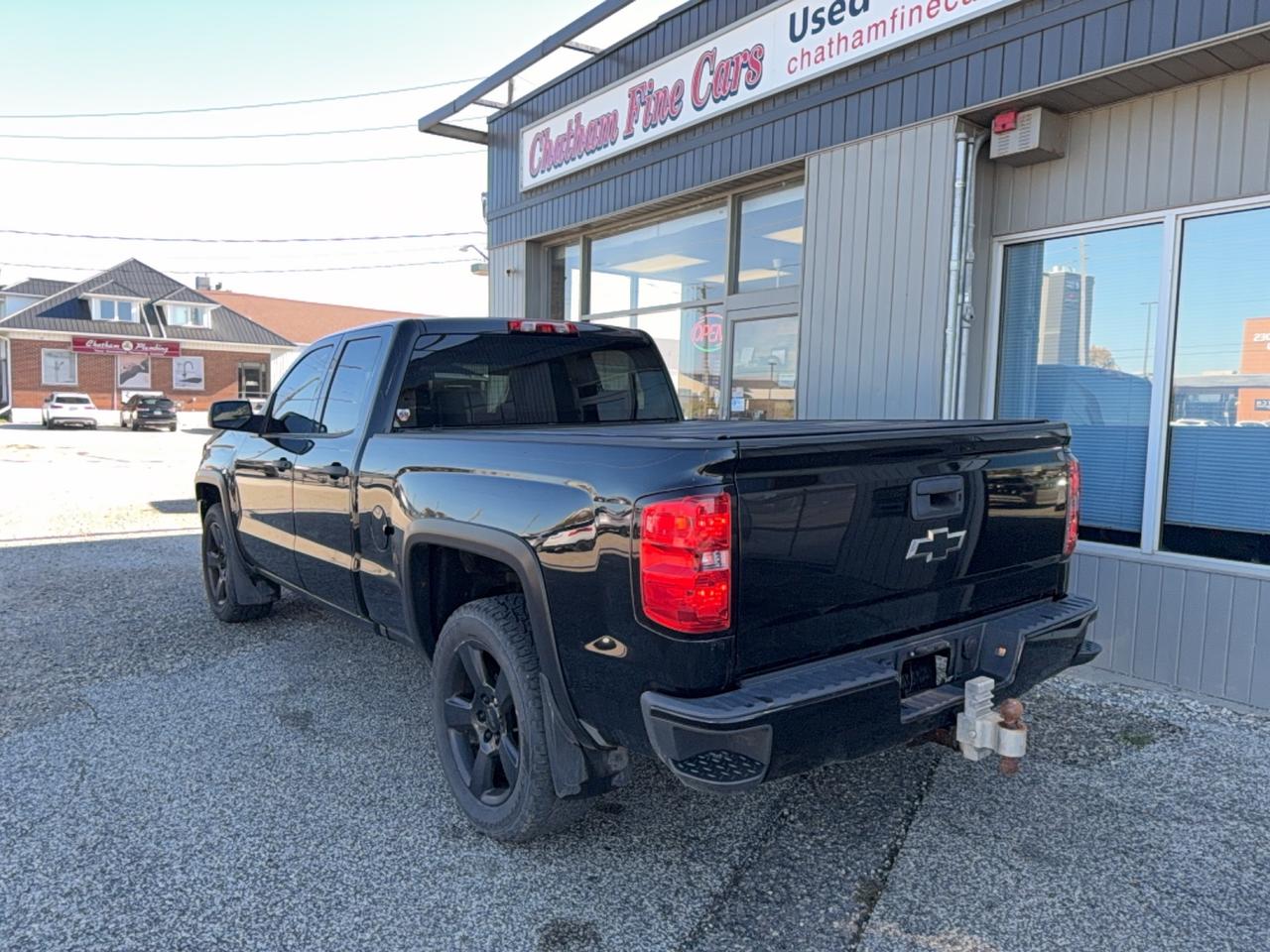 2016 Chevrolet Silverado 1500 Custom Photo2