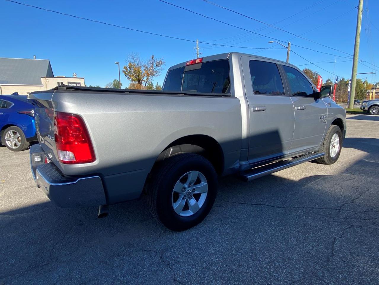 2020 RAM 1500 Classic SLT CREW CAB 4X4!! Photo