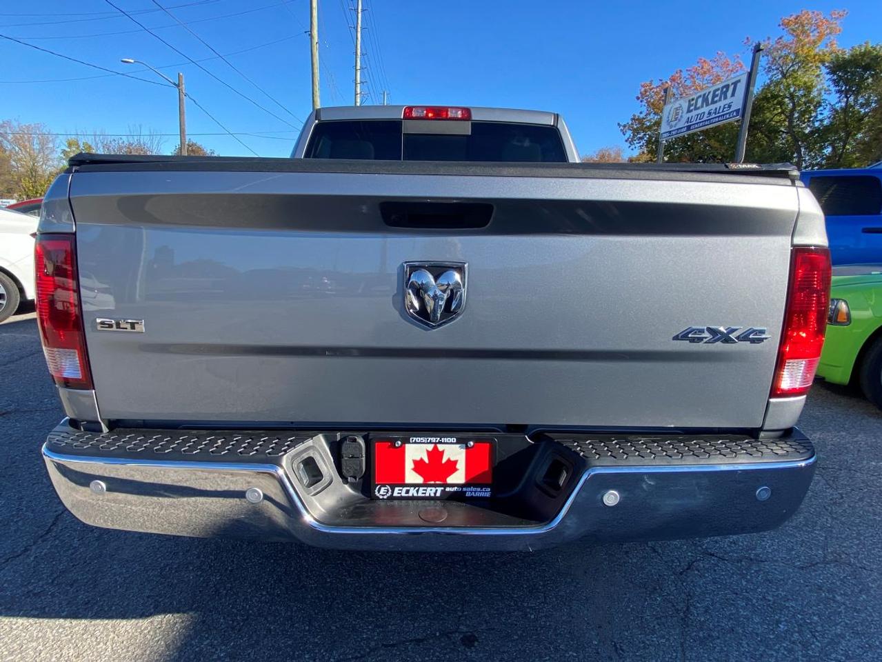 2020 RAM 1500 Classic SLT CREW CAB 4X4!! Photo