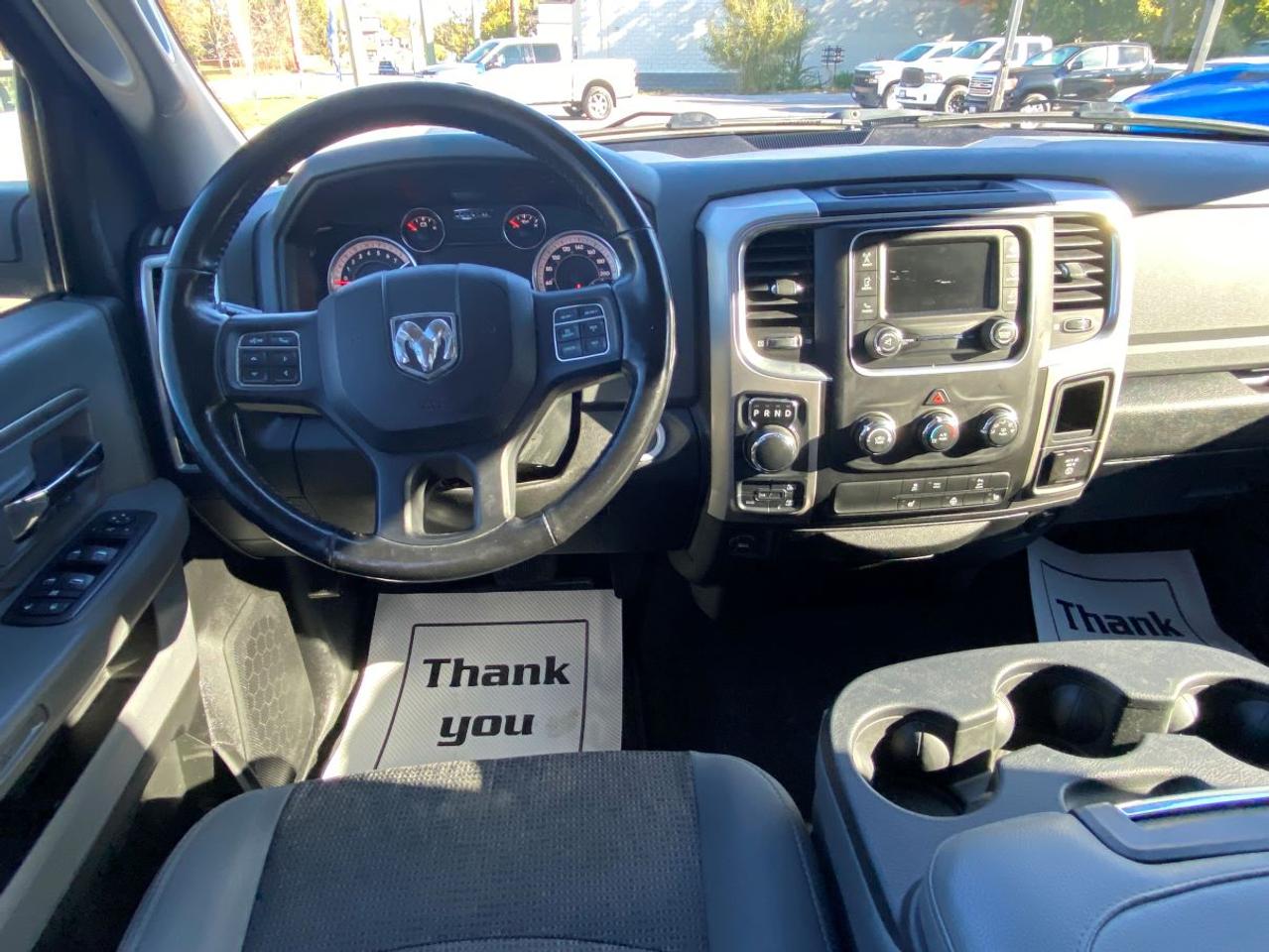 2020 RAM 1500 Classic SLT CREW CAB 4X4!! Photo