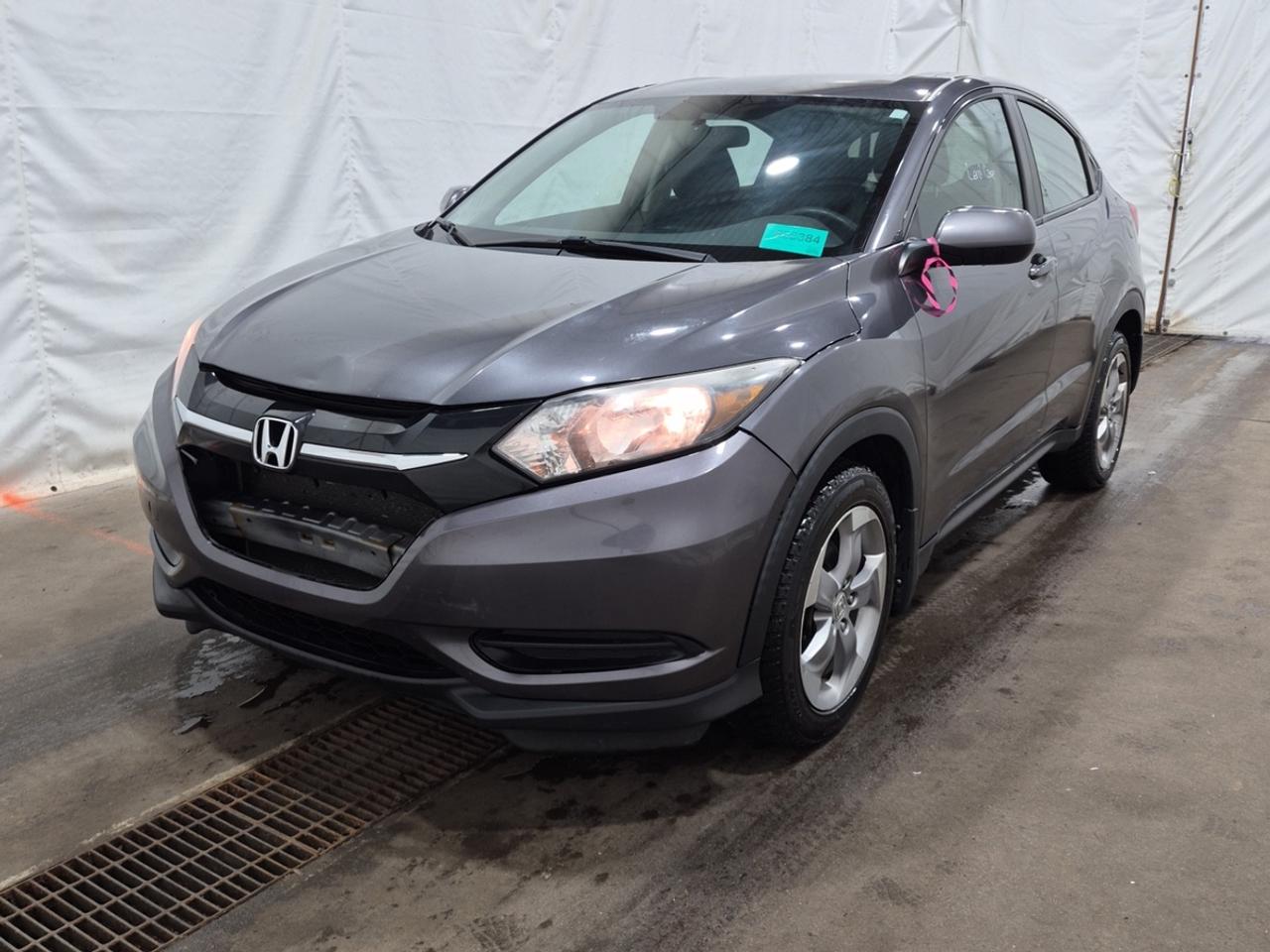2018 Honda HR-V LX Photo0