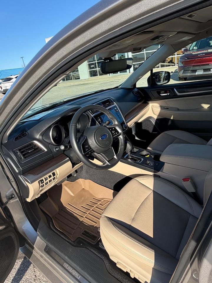 2019 Subaru Legacy LIMITED Photo