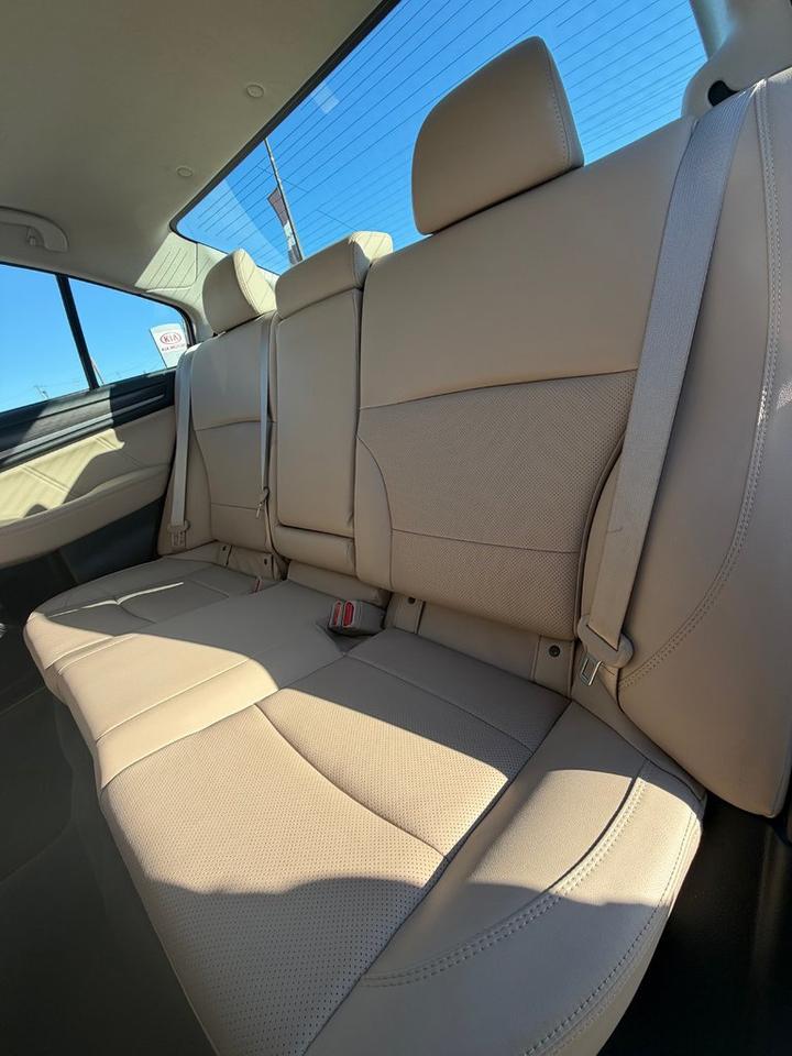 2019 Subaru Legacy LIMITED Photo