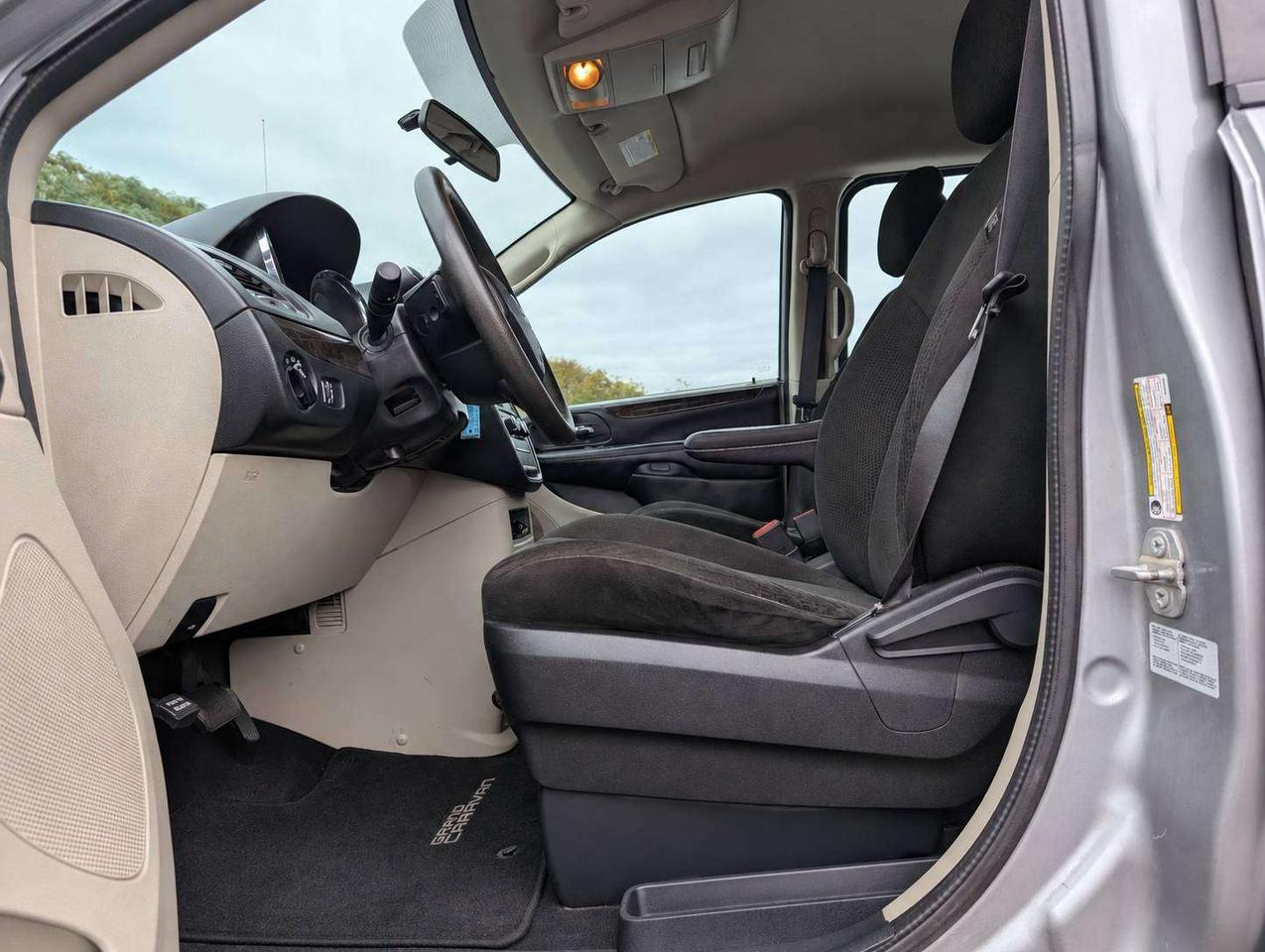 2015 Dodge Grand Caravan Canada Value Package (One Owner, No Accidents) Photo
