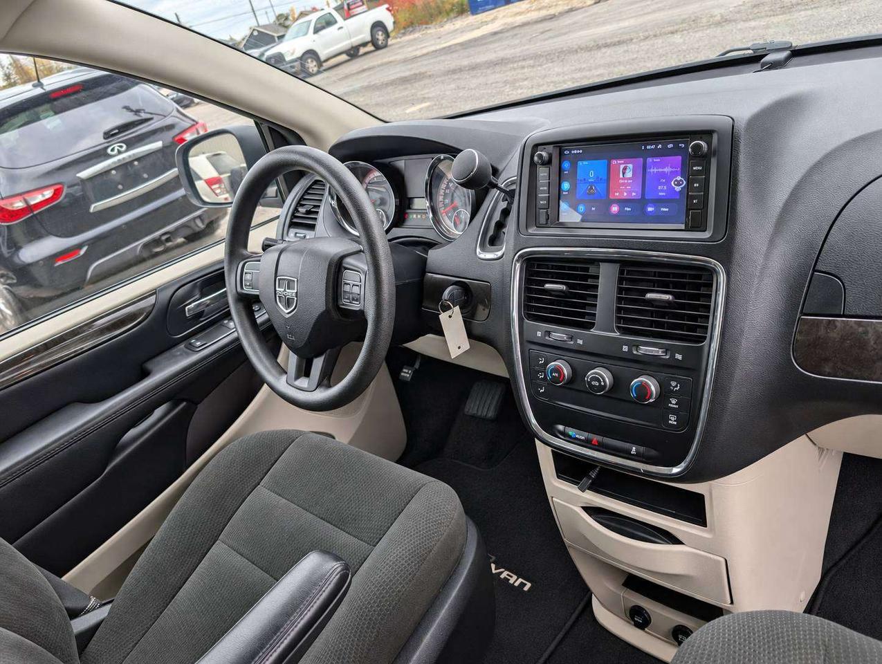 2015 Dodge Grand Caravan Canada Value Package (One Owner, No Accidents) Photo