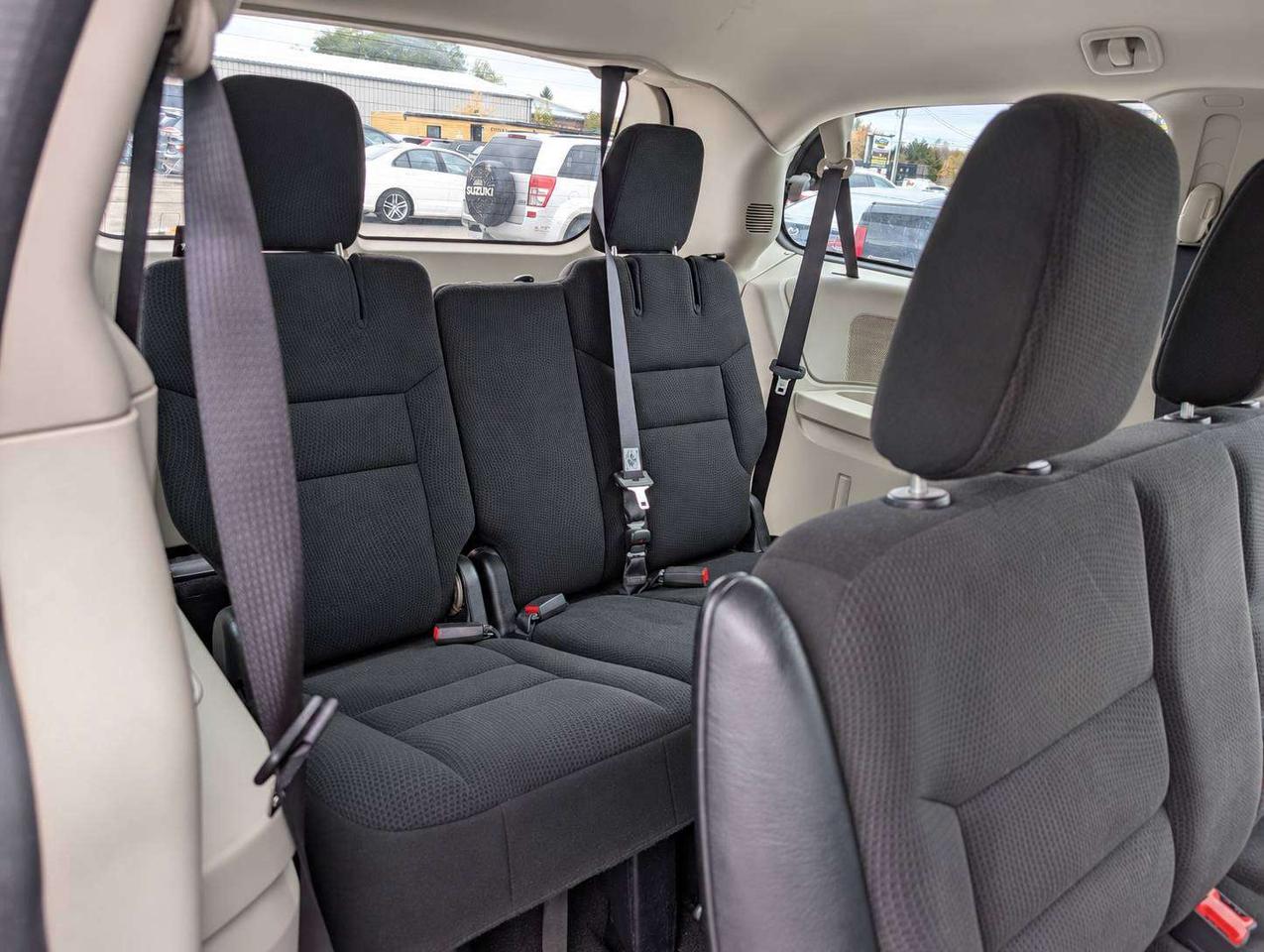 2015 Dodge Grand Caravan Canada Value Package (One Owner, No Accidents) Photo