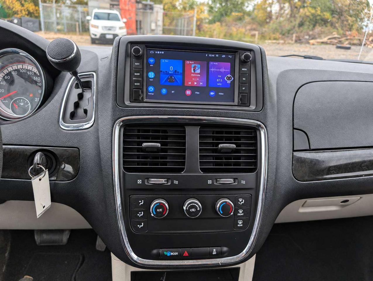 2015 Dodge Grand Caravan Canada Value Package (One Owner, No Accidents) Photo
