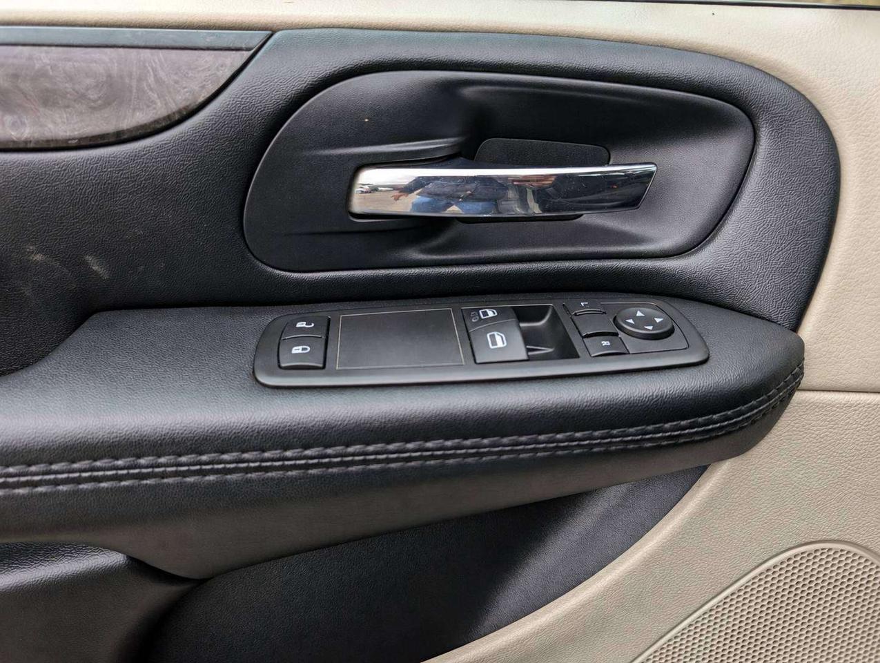 2015 Dodge Grand Caravan Canada Value Package (One Owner, No Accidents) Photo
