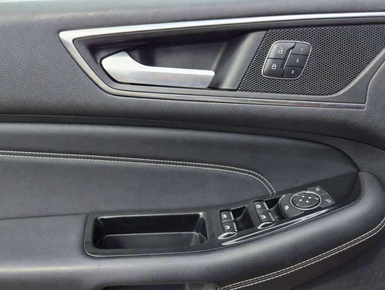 2016 Ford Edge Titanium (No Accidents, Dealer Serviced) Photo