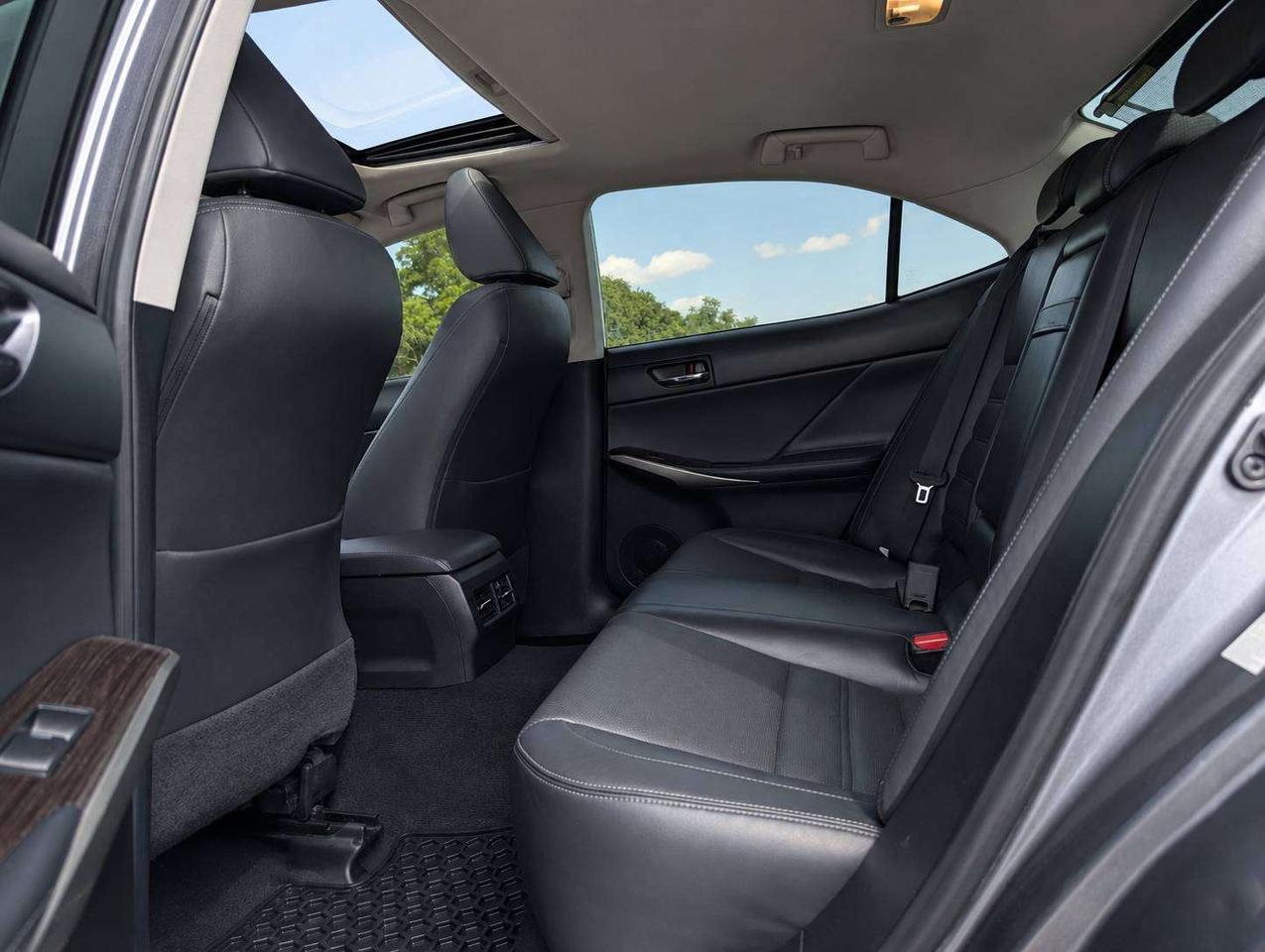2014 Lexus IS 250 AWD Photo