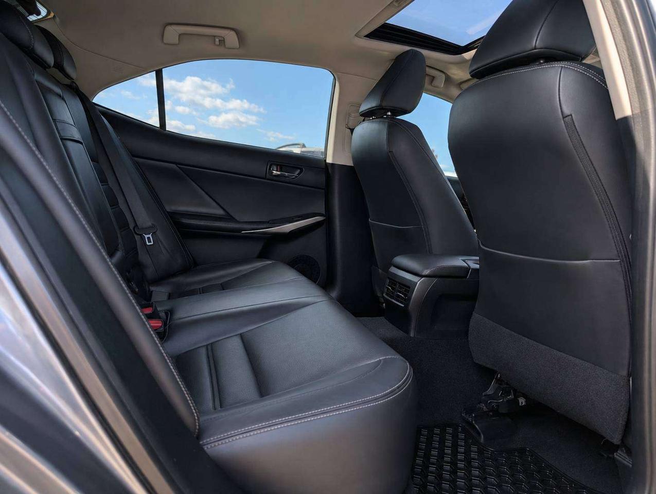 2014 Lexus IS 250 AWD Photo