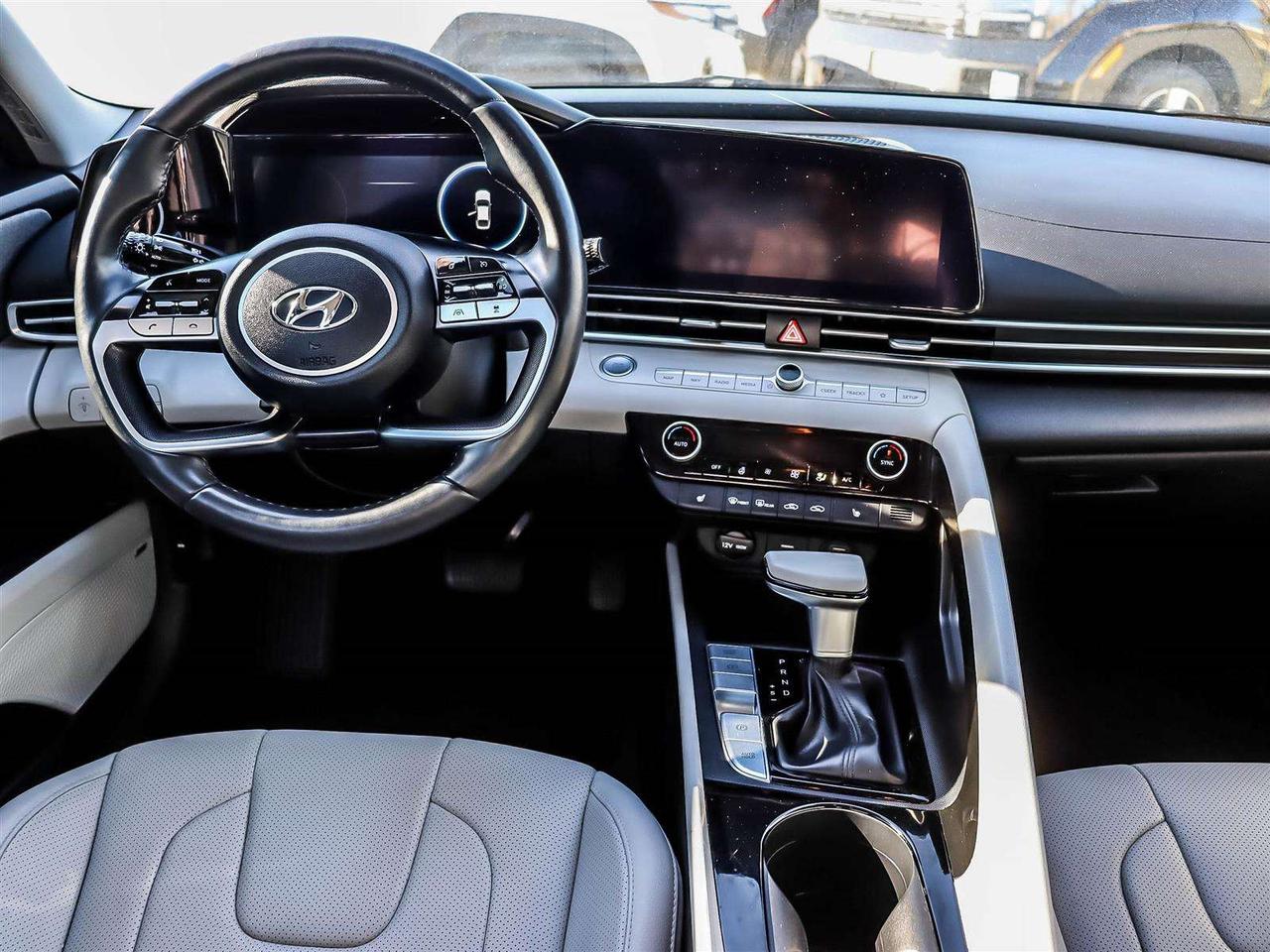 2022 Hyundai Elantra Ultimate Tech Photo4