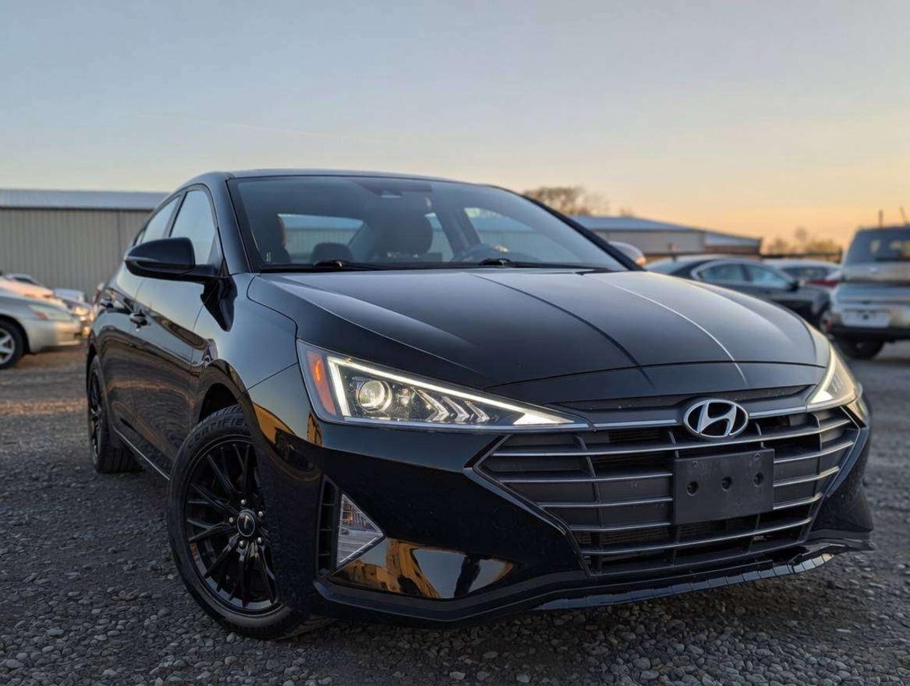 2019 Hyundai Elantra Preferred (One Owner) Photo0