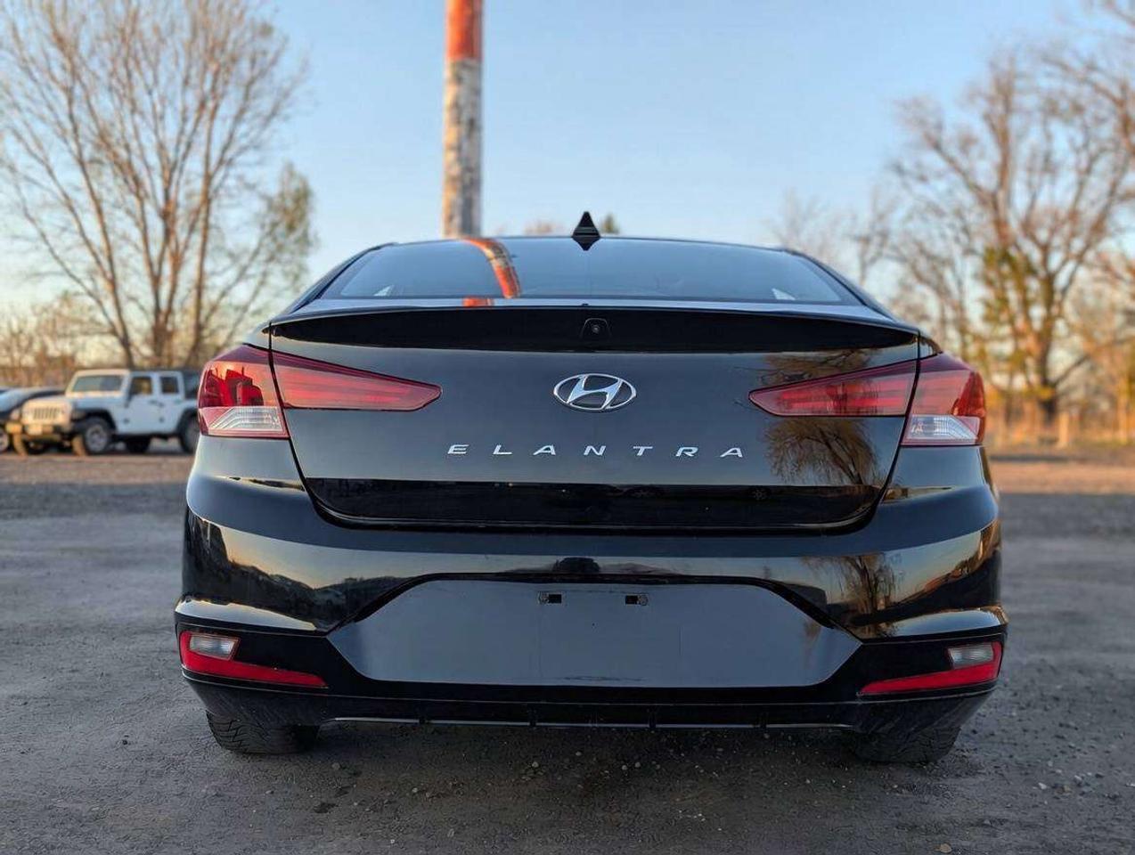 2019 Hyundai Elantra Preferred (One Owner) Photo