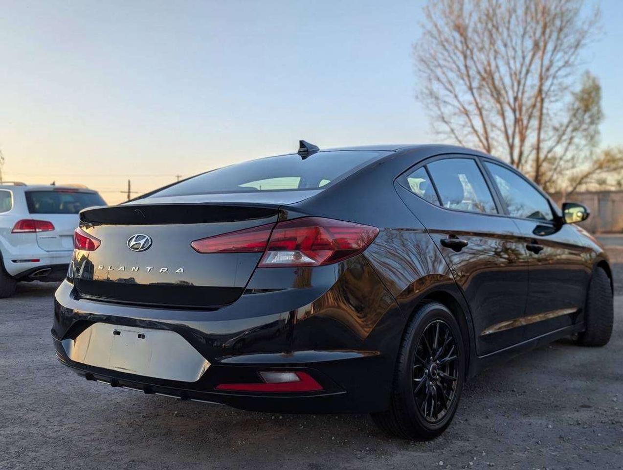 2019 Hyundai Elantra Preferred (One Owner) Photo