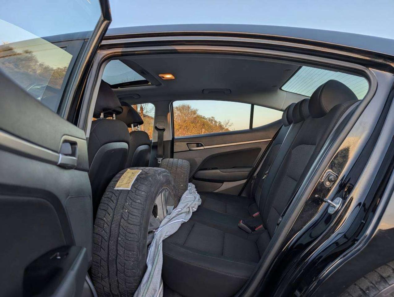 2019 Hyundai Elantra Preferred (One Owner) Photo