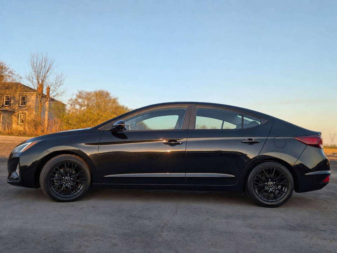 2019 Hyundai Elantra Preferred (One Owner) Photo