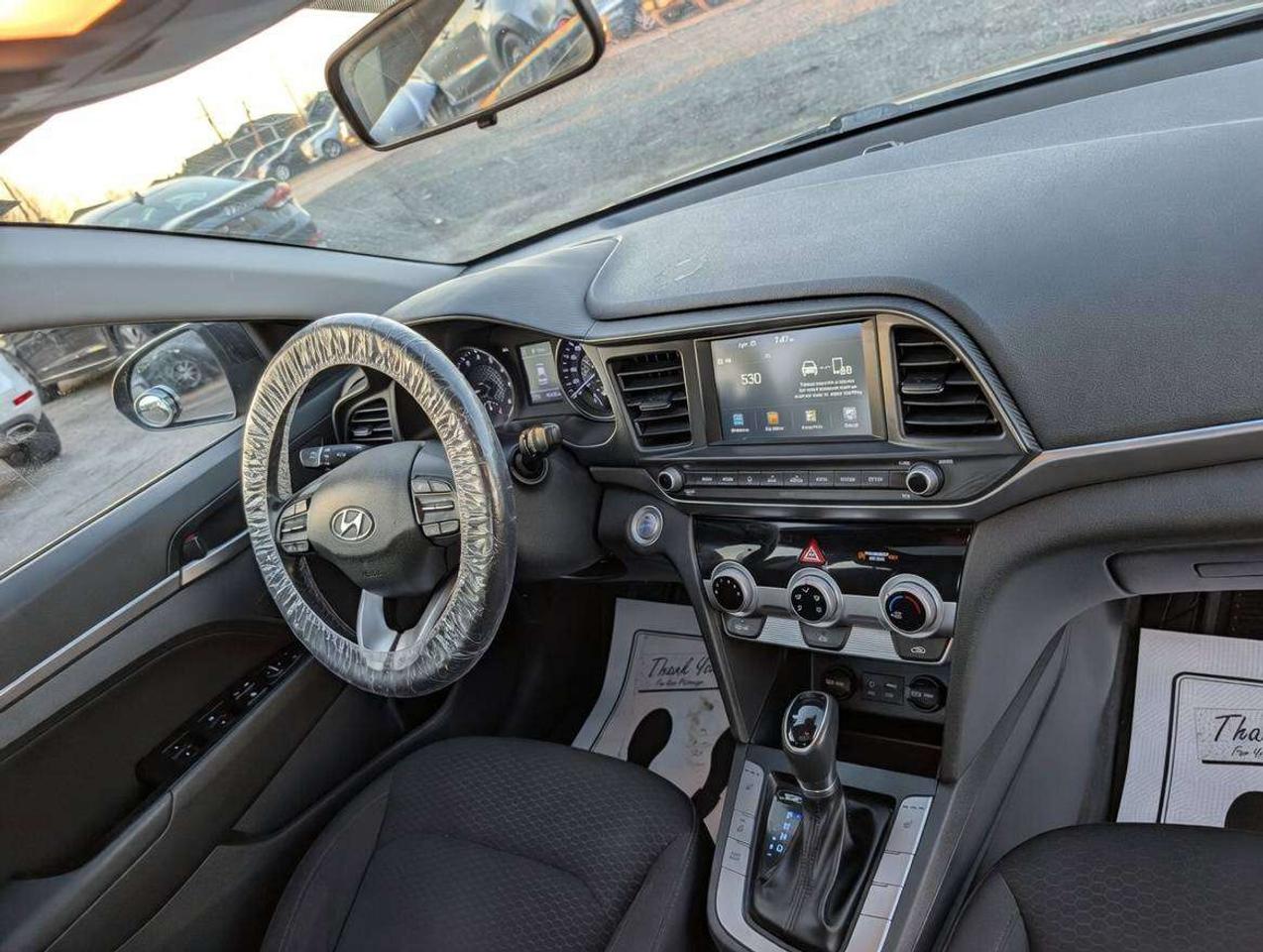 2019 Hyundai Elantra Preferred (One Owner) Photo