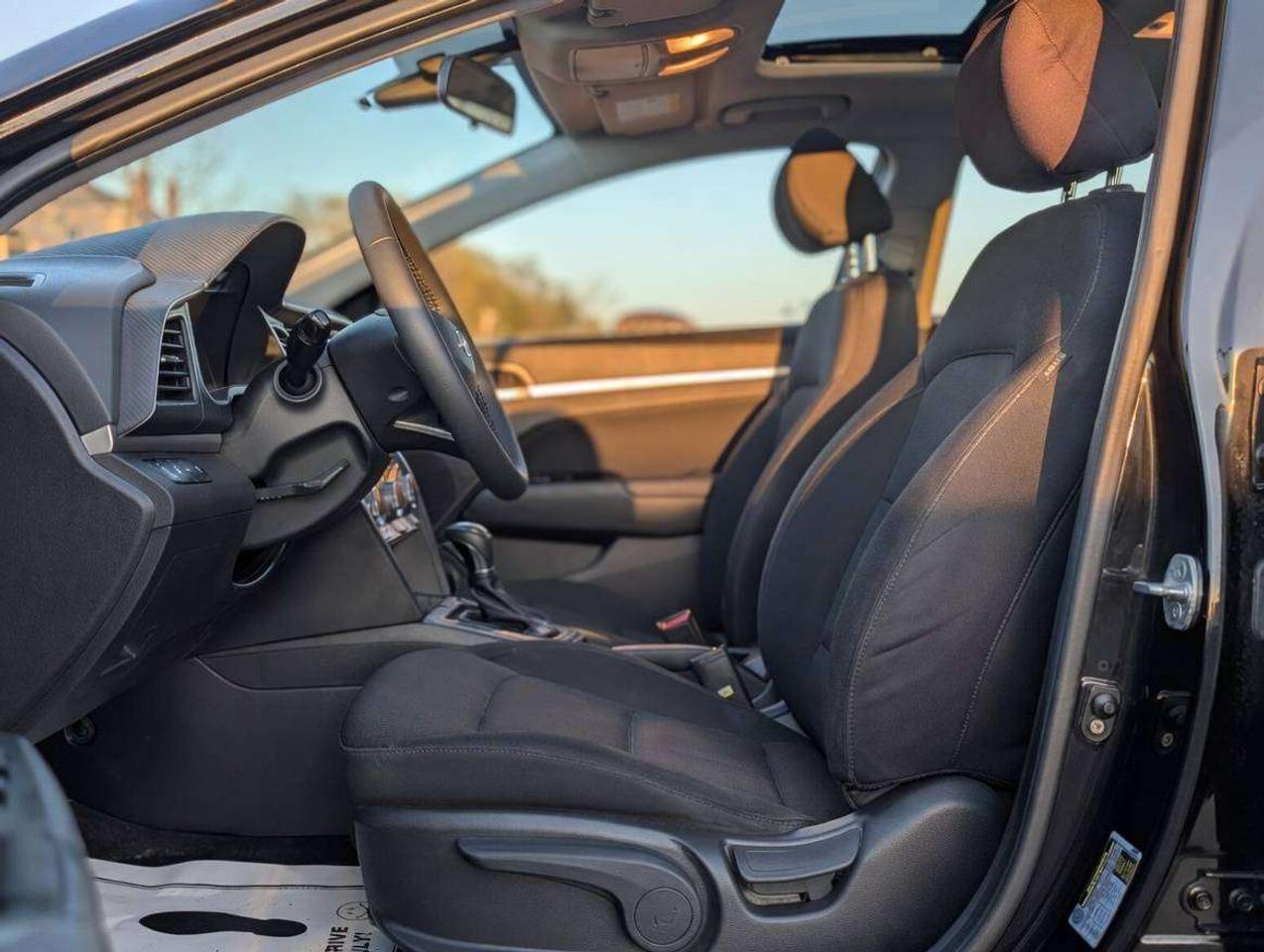 2019 Hyundai Elantra Preferred (One Owner) Photo