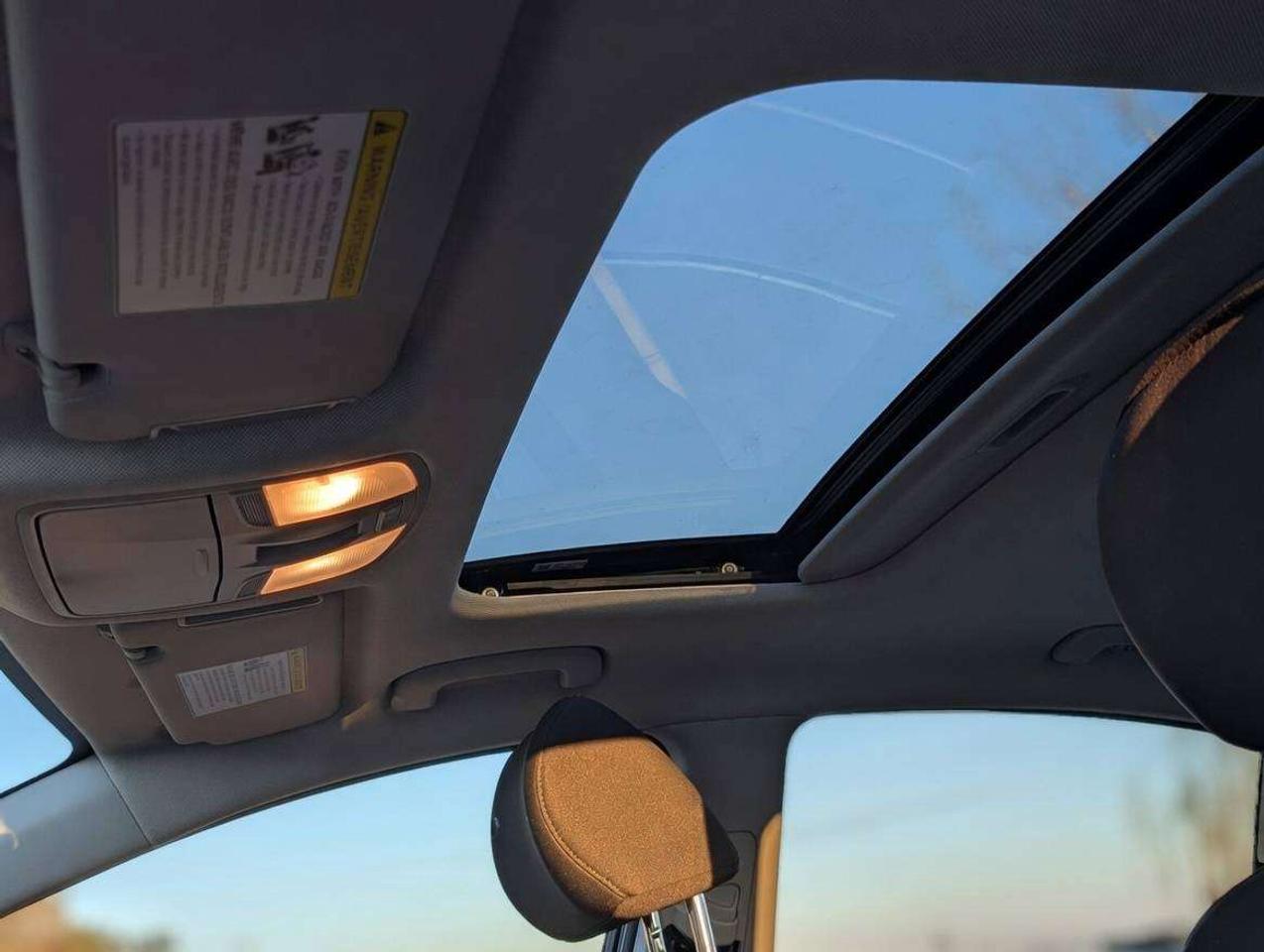 2019 Hyundai Elantra Preferred (One Owner) Photo
